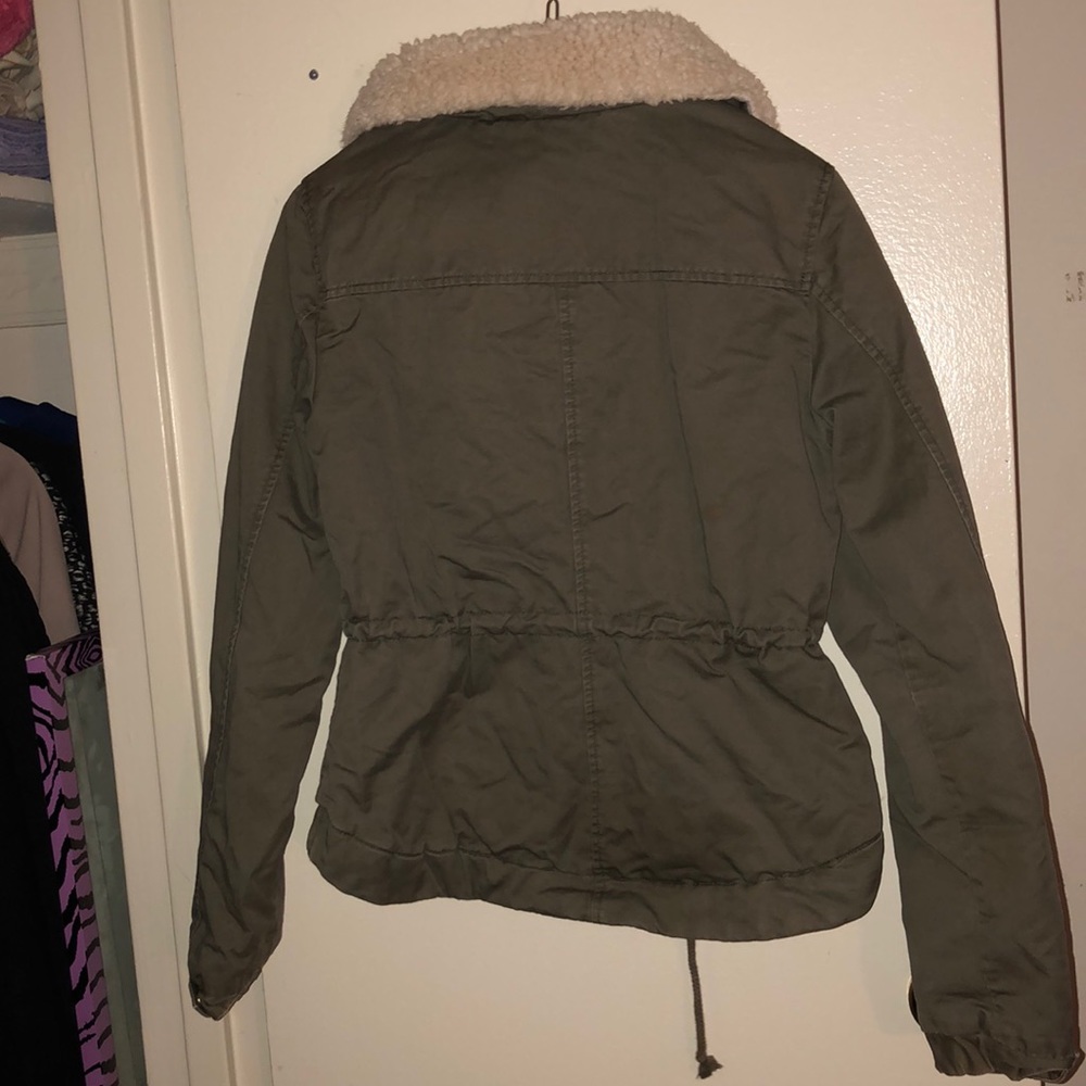 Lightly worn - Picture 2 of 3